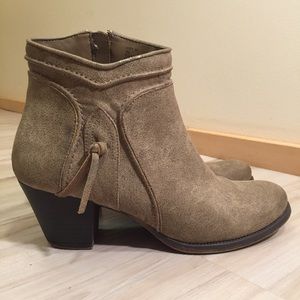 Cathy Jean | Tan Booties